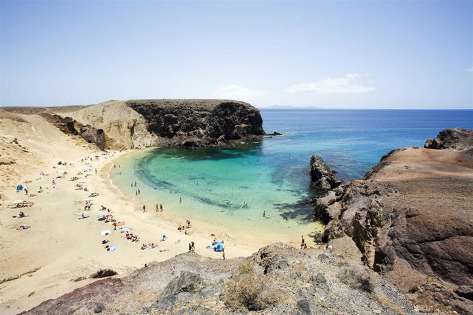 Archivo - Playa Papagayo, en Lanzarote
