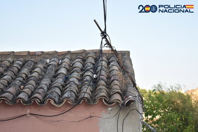 Enganche ilegal a la luz