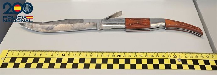 Imagen de la navaja incautada por parte de la Policía Nacional