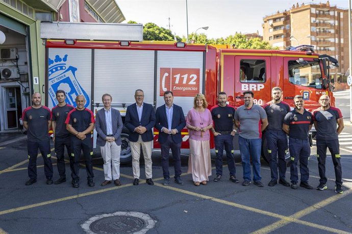 Presentación de la nueva Bomba Rural Pesada para el Parque de Bomberos de Huelva.
