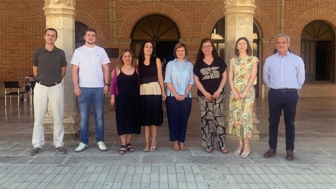 Los protagonistas de las sesiones del Curso de Verano, junto con la vicerrectora de Estudiantes y Vida Universitaria de la UEMC, Berta García(4d)