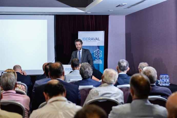 Iberaval aprueba en Junta General Extraordinaria de Socios la integración con la cántabra Sogarca .