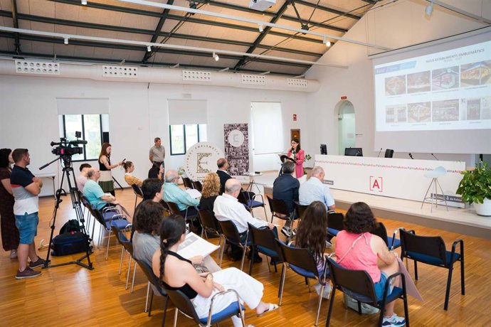 Entrega de diplomas a los nuevos locales emblemáticos de Palma