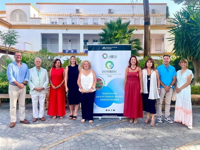 El centro de innovación social La Noria de la Diputación de Málaga ha celebrado este jueves la octava edición de GastroSocial enfocada en la cocina saludable para personas con fibromialgia y cansancio crónico.