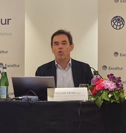 El vicepresidente ejecutivo de Exceltur, Óscar Perelli, durante la presentación del último informe trimestral 'Perspectivas Turísticas' de la patronal.