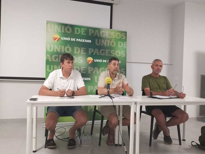 Los responsables de Unió de Pagesos Aleix Sala, Rossend Saltiveri y Josep Maria Pijuan.