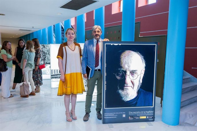 'Homenaje A Álvaro Pombo. Una Narrativa De La Fragilidad' Puede Verse En El Palacio De Festivales
