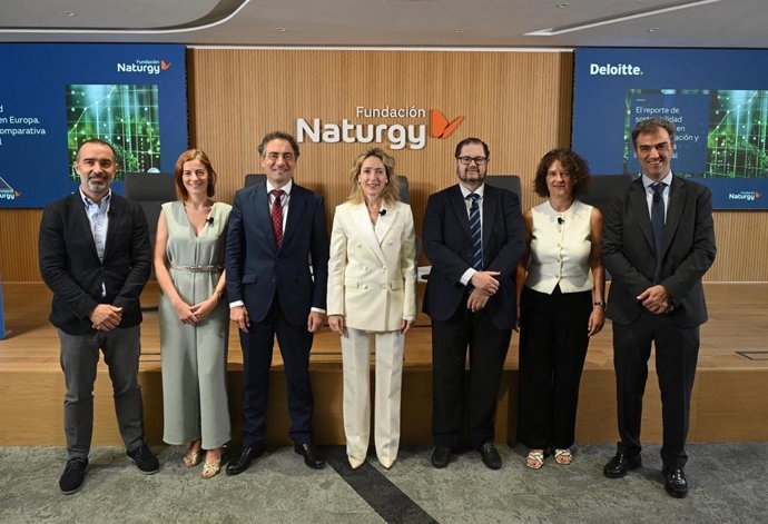 Naturgy y Deloitte piden simplificar las normas europeas de sostenibilidad para facilitar una transición "competitiva".