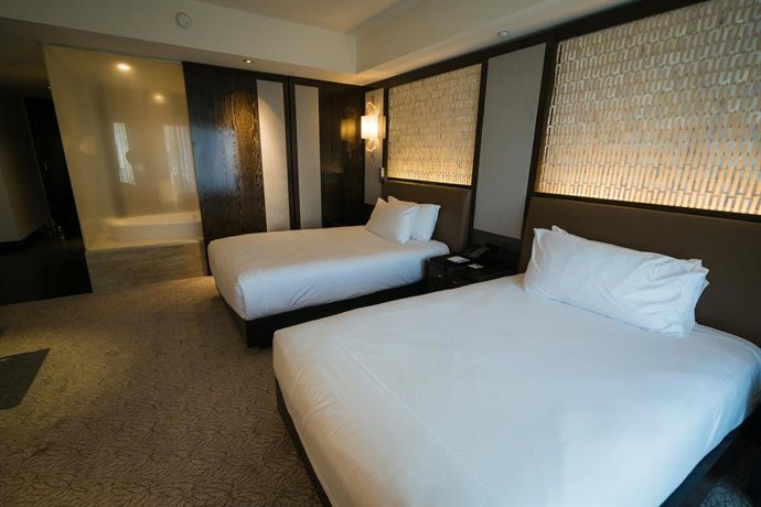 El truco de una trabajadora de hotel para hacer la cama como en un hotel de lujo: paso a paso