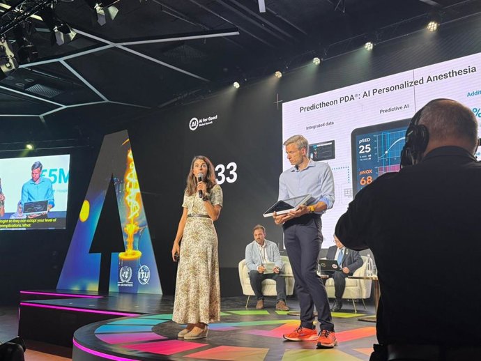 Los responsables de Predictheon durante el concurso.