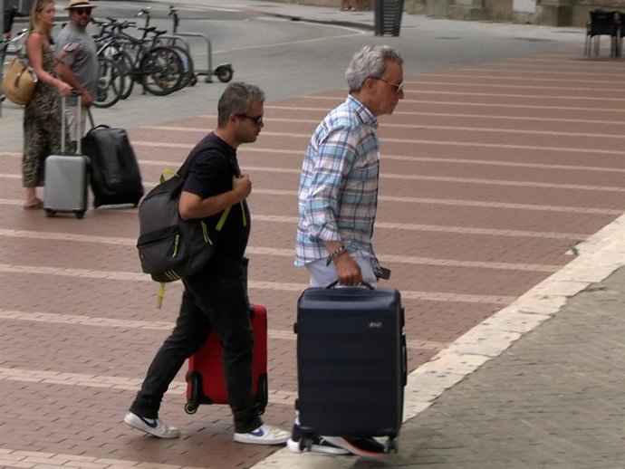 Ortega Cano y Jose Fernando en la estación de tren de Jerez