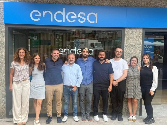 El equipo del Punt Endesa de Sant Joan Despí (Barcelona).