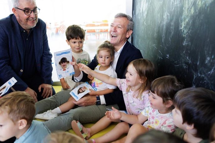 El titular del Gobierno gallego, Alfonso Rueda participa en la clausura del curso 2024/2025 en las escuelas infantiles públicas autonómicas