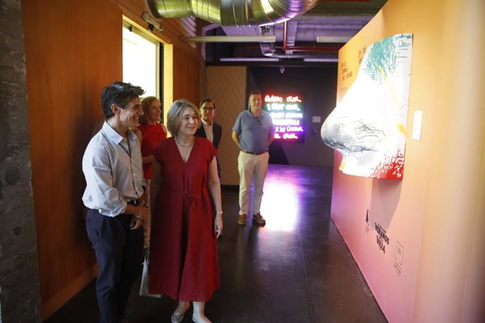 La exposición 'En el compás del verano' propone un viaje olfativo por 8 espacios emblemáticos de la capital