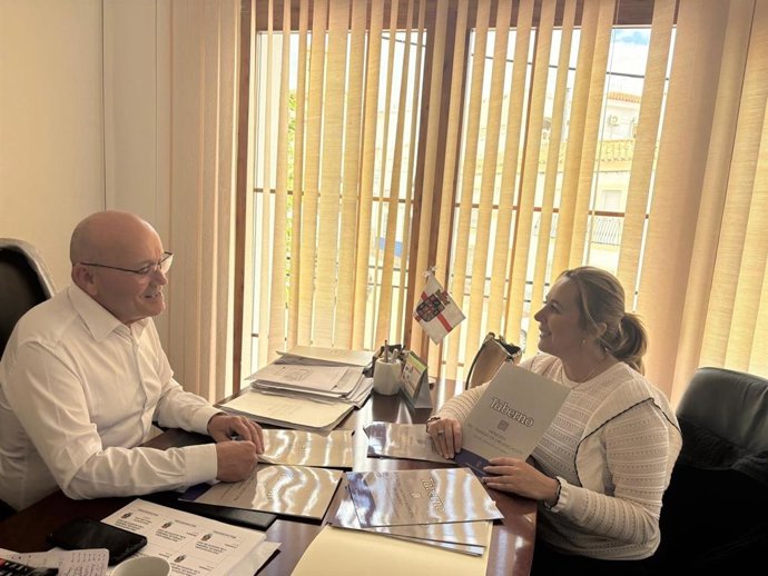 La Diputación de Almería contribuye a mejorar el archivo municipal de Taberno.