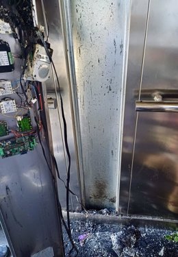 Un incendio intencionado deja fuera de servicio a los ascensores de la calle Castilla
