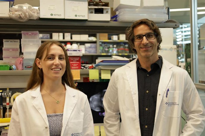 Los investigadores a cargo del estudio, Catalina Rozalen y Toni Celià-Terrassa.