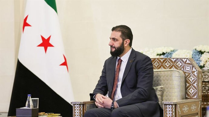 09 July 2025, Syria, Damascus: Syrian President Ahmed al-Sharaa meets with US Special Envoy to Syria Thomas Barrack at the People's Palace in Damascus. Photo: -/APA Images via ZUMA Press Wire/dpa