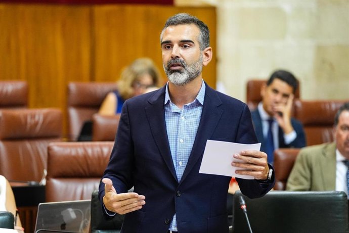 El consejero de Agricultura, Pesca, Agua y Desarrollo Rural, Ramón Fernández-Pacheco.