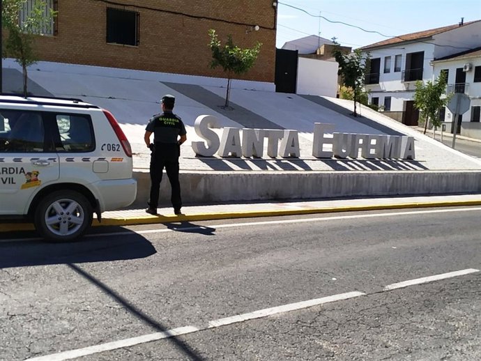La Guardia Civil en Santa Eufemia.