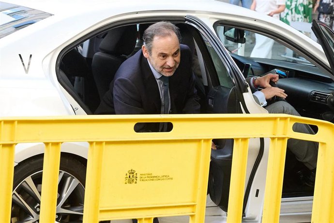El exministro de Transportes José Luis Ábalos a su llegada al Tribunal Supremo.