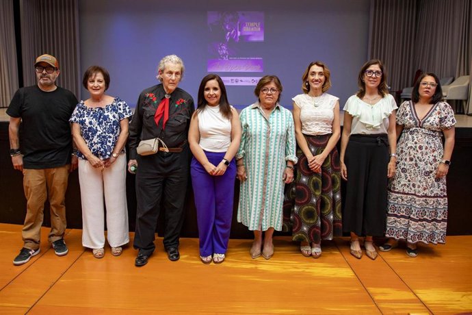 Proyección del proyección del documental 'An open door' en el salón de actos del Palacio de la Merced.