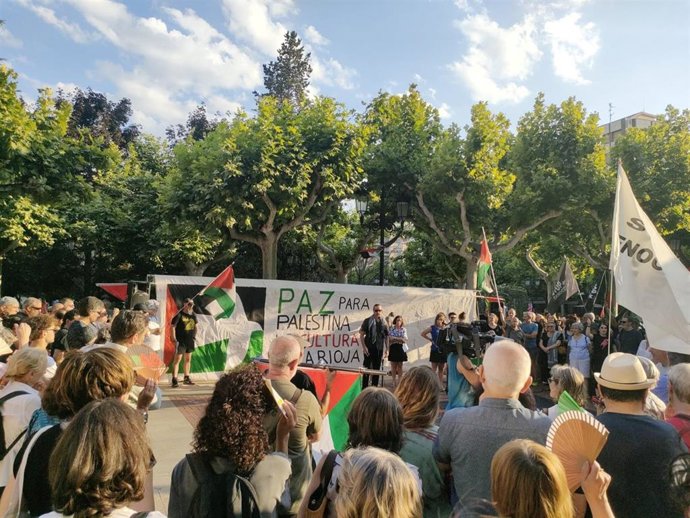 Concentración de la cultura riojana contra el "genocidio" en Gaza