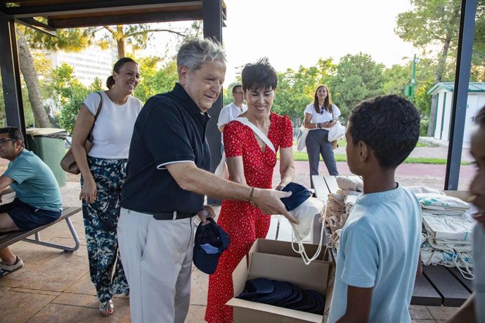 El presidente de la Diputación de Córdoba, Salvador Fuentes, en la recepción ofrecida a los participantes del programa en la Ciudad de los Niños.