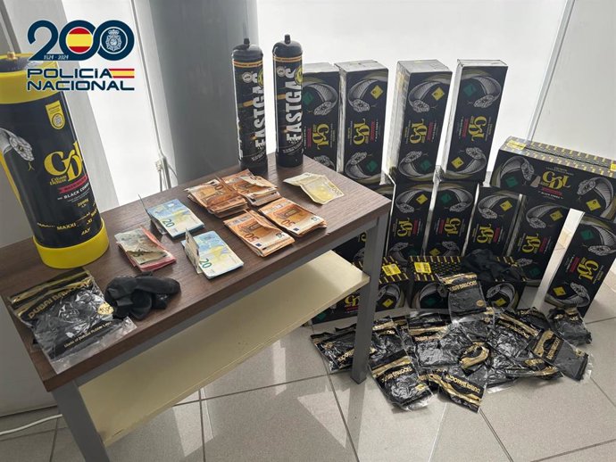 Botellas De Gas De La Risa Incautadas En Una Operación Policial En Ronda