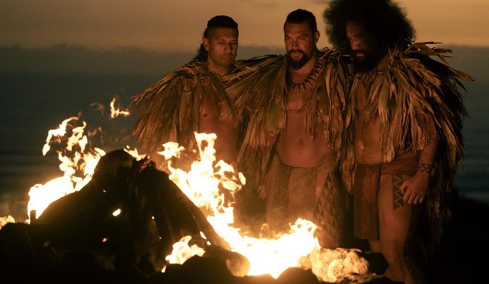 Jason Momoa lucha contra la colonización en el tráiler de El gran guerrero