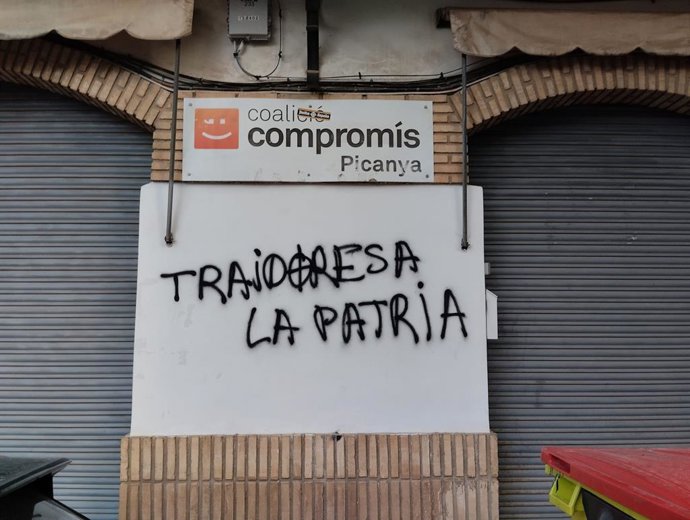 Atac a la seu de Compromís a Picanya