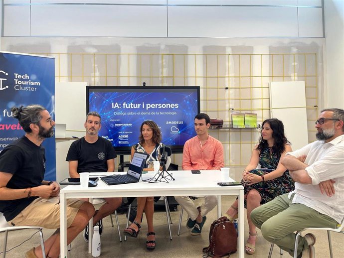 Una de las sesiones del ciclo formativo de Tech Tourism Cluster