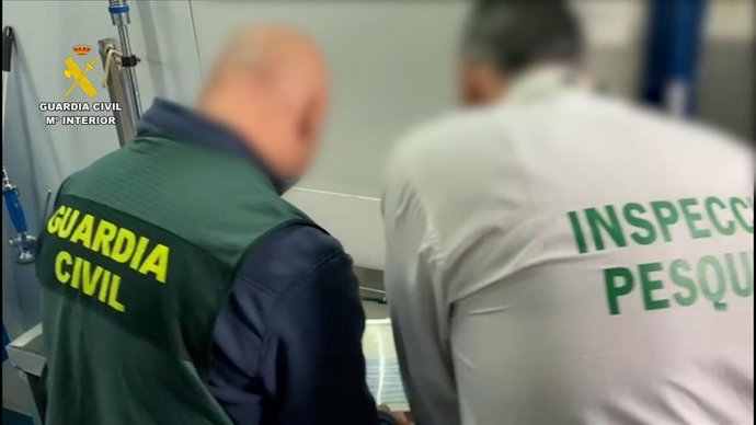 Guardia Civil Junto Con Inspectores De La Junta De Andalucía