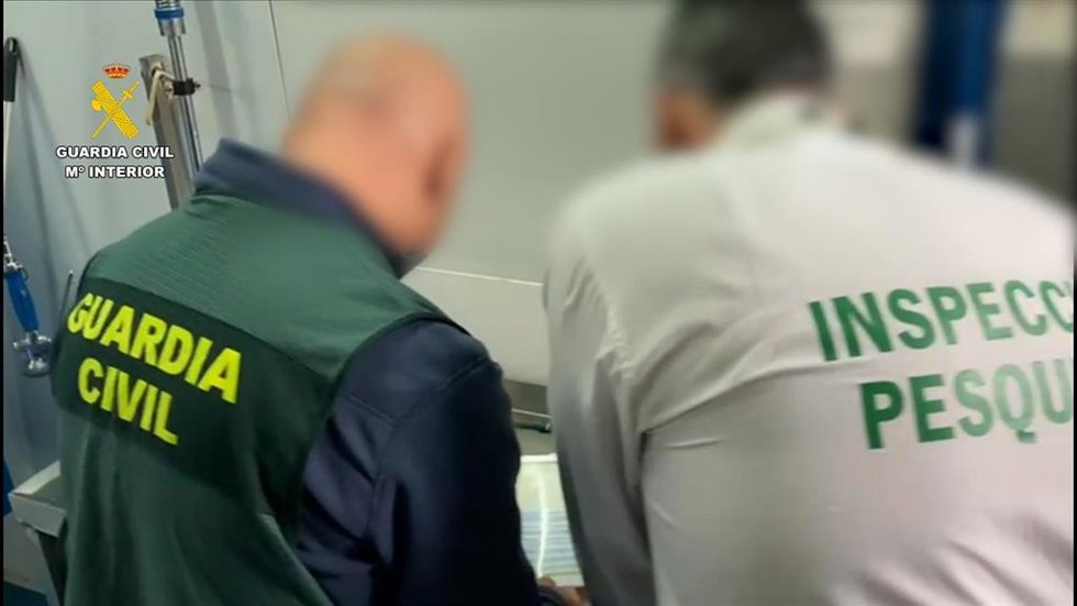 Guardia Civil Junto Con Inspectores De La Junta De Andalucía