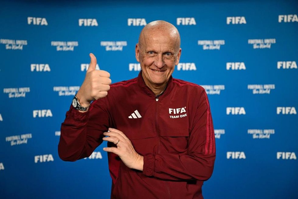 Archivo - El exárbitro Pierluigi Collina, presidente de la Comisión de Árbitros de la FIFA.