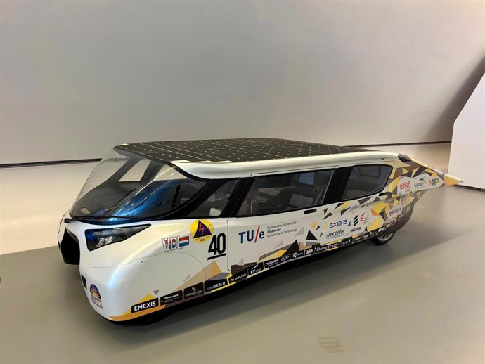 El coche solar "Stella Lux" es el nuevo inquilino de Mobility City de Fundación Ibercaja.