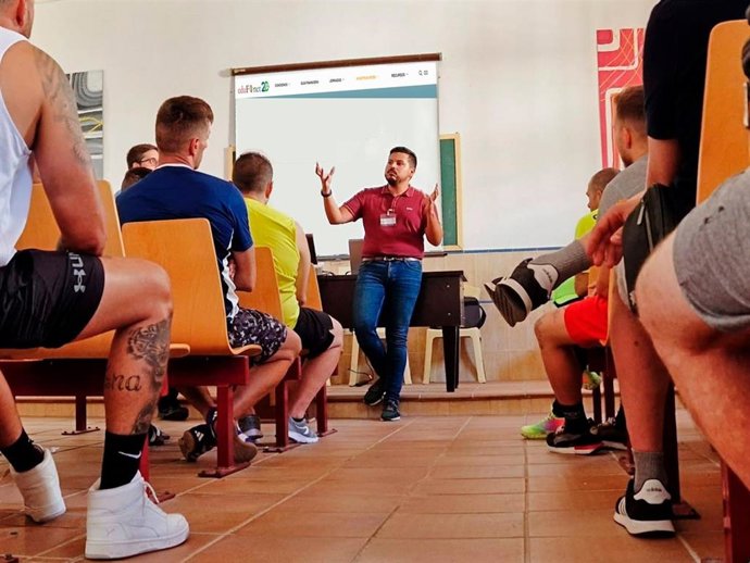 Actividad del Proyecto Edufinet con internos penitenciarios.