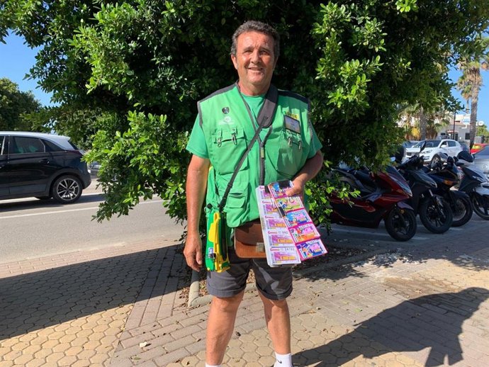 La suerte la ha dado Juan Manuel Espejo, vendedor de la ONCE desde 2019, en su ruta por la localidad veleña de Benajarafe.