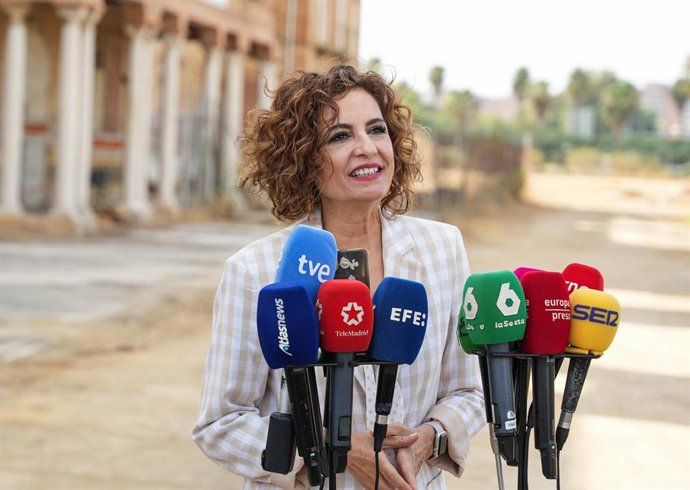 La vicepresidenta primera del Govern central i ministra d'Hisenda, María Jesús Montero