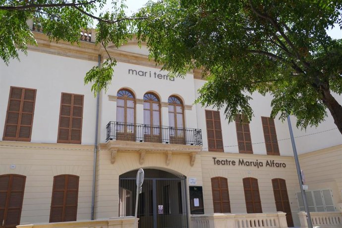 Fachada del Teatro Municipal Maruja Alfaro-Mar i Terra.