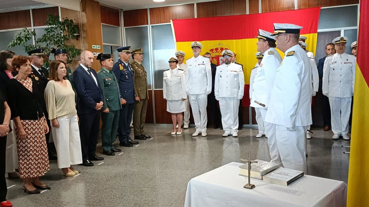 Luis Rodríguez Garat, toma posesión como nuevo comandante naval de Gijón
