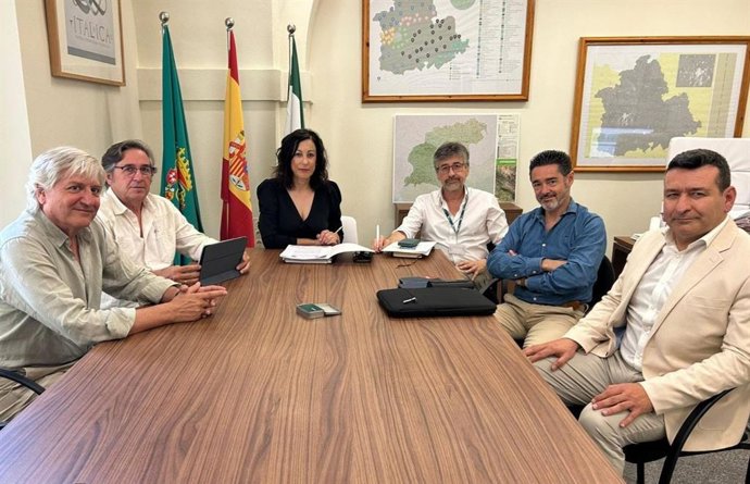 Representantes de Diputación y del IECA en un encuentro de trabajo.