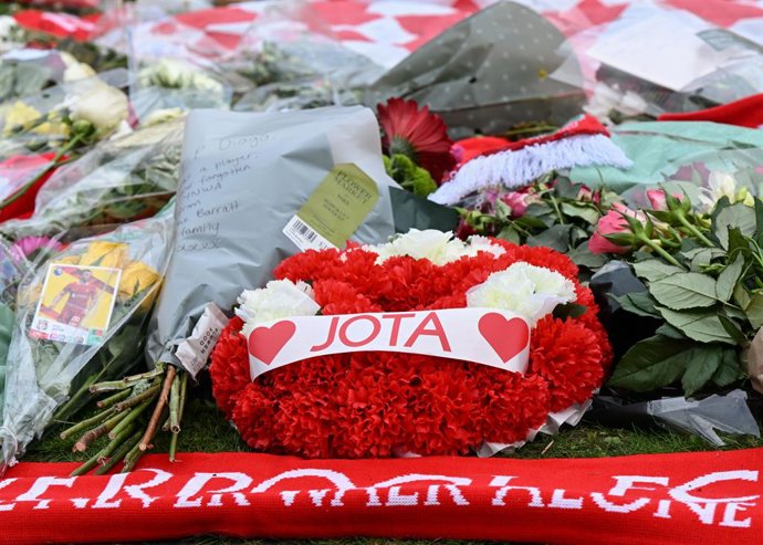 July 4, 2025: Liverpool, UK, 4th July 2025. Tributes are laid at Anfield Stadium, home of Liverpool, in memory of Diogo Jota who has died at the age of 28. The Portugal forward died along with his younger brother Andre Silva in the accident in Zamora on T