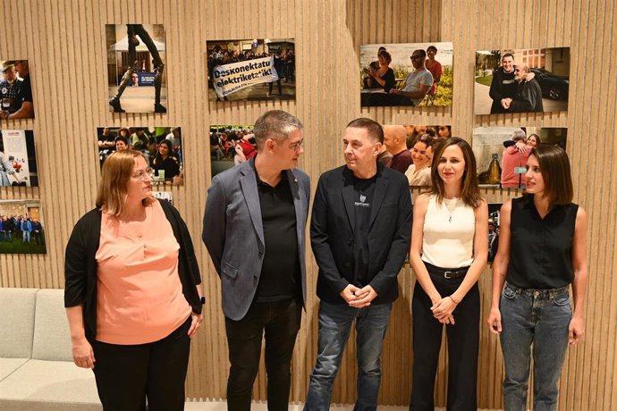 Otegi y Belarra han encabezado las delegaciones de EH Bildu y Podemos que se han reunido este viernes en Vitoria-Gasteiz