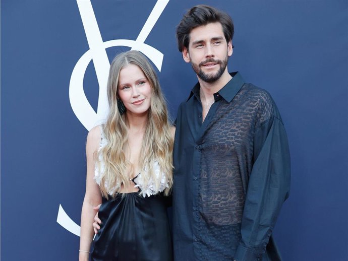 Álvaro Soler y Melanie Kroll en la fiesta presentación “YSL Love Game”
