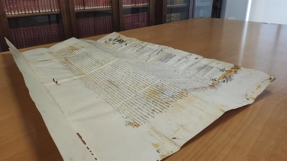 Facsímil de la bula conservado en la Biblioteca Rector Antonio Machado y Núñez (Fondo Antiguo y Archivo Histórico de la US)