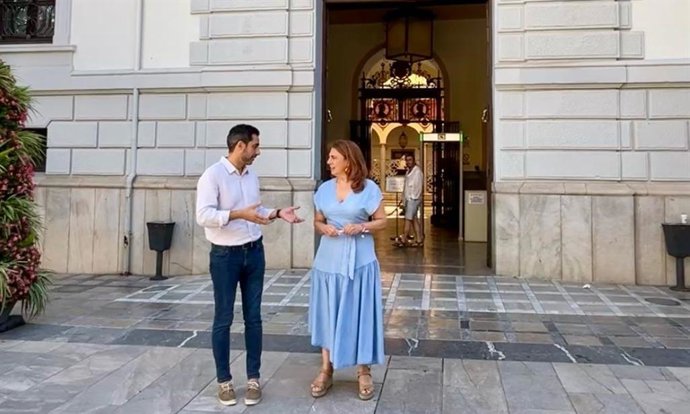 Los concejales del PSOE Eduardo Castillo y Raquel Ruz