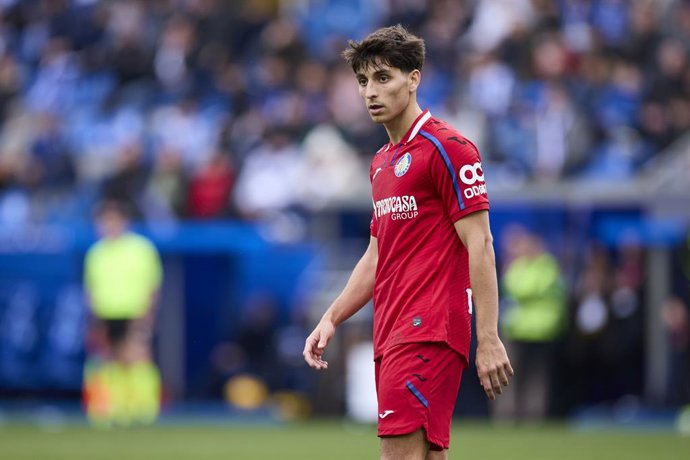Archivo - Ramon Terrats of Getafe CF looks on during the LaLiga EA Sports match between Deportivo Alaves and Getafe CF at Mendizorrotza on February 9, 2025, in Vitoria, Spain.
