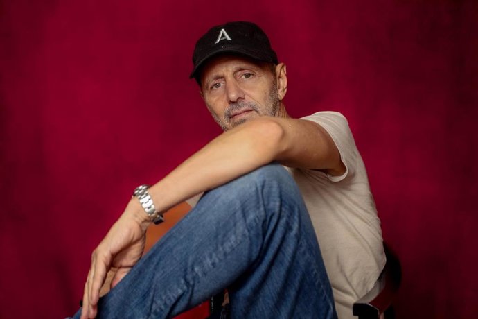 Archivo - El cantante y compositor Alejo Stivel posa para Europa Press. Imagen de archivo.