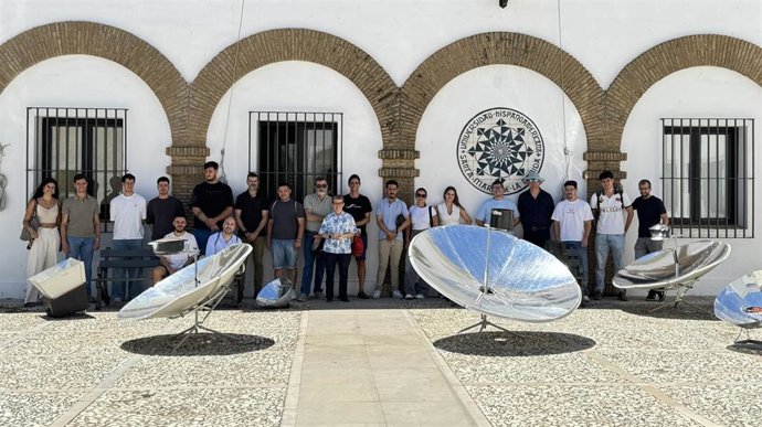 Taller de Cocina solar en el curso 'Andalucía como fuente renovable del mundo' de los Cursos de Verano 2025 de la UNIA en La Rábida